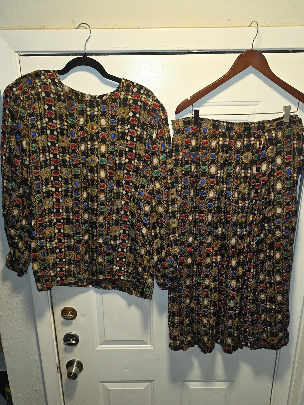 Women’s Black Multi-Color Chain Print Skirt Set